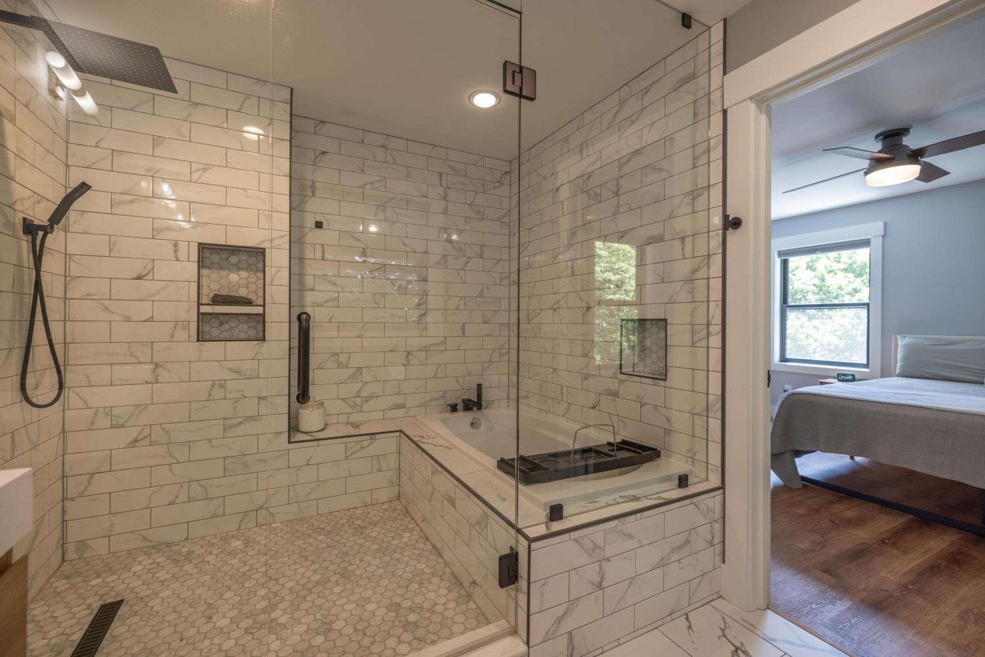 Villa Mid-Century Modern Impeccable Remodel With Hot Tub Asheville Esterno foto