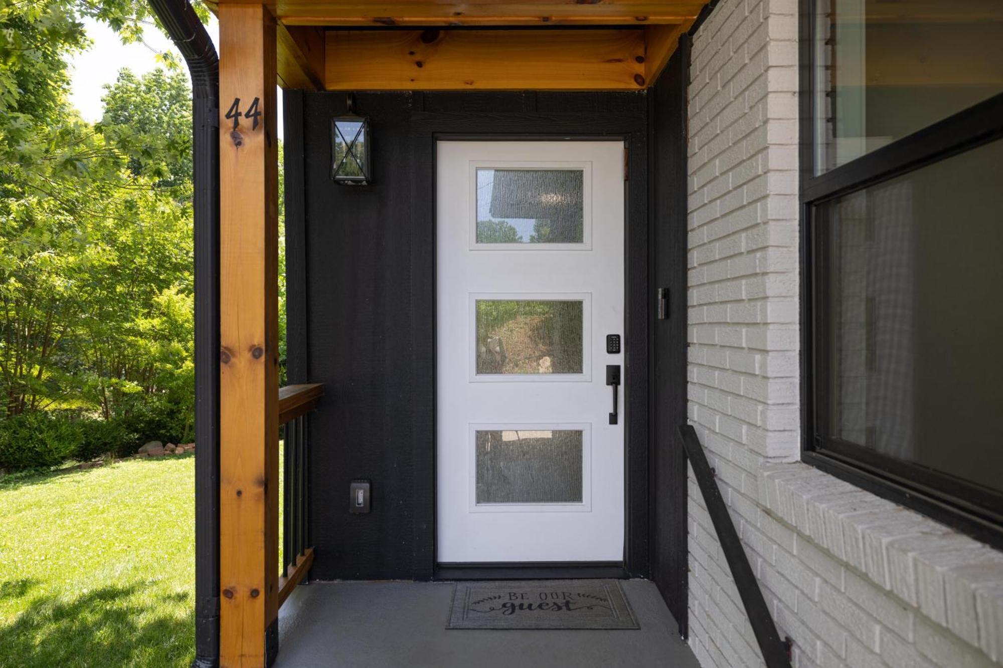 Villa Mid-Century Modern Impeccable Remodel With Hot Tub Asheville Esterno foto