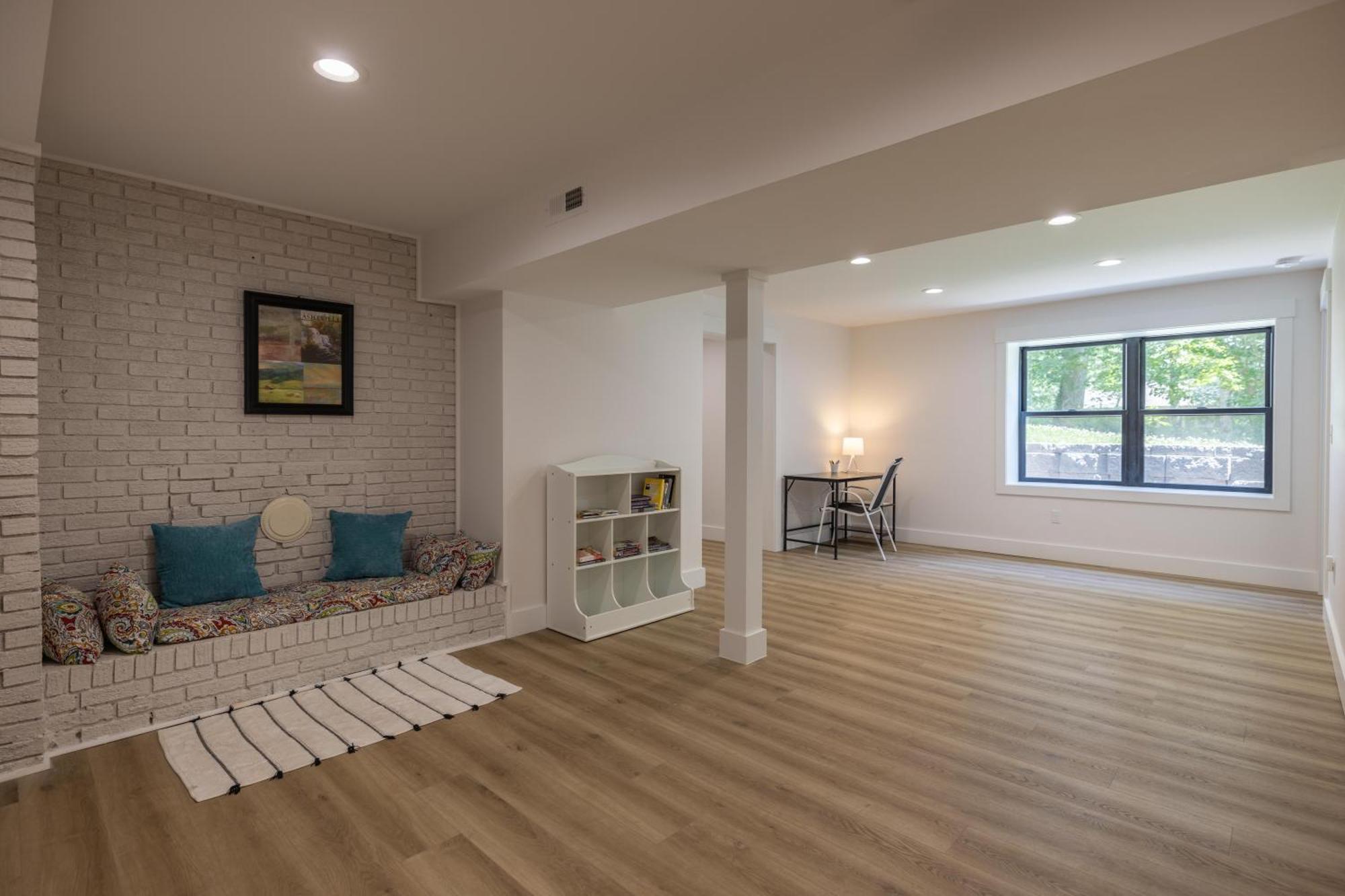 Villa Mid-Century Modern Impeccable Remodel With Hot Tub Asheville Esterno foto